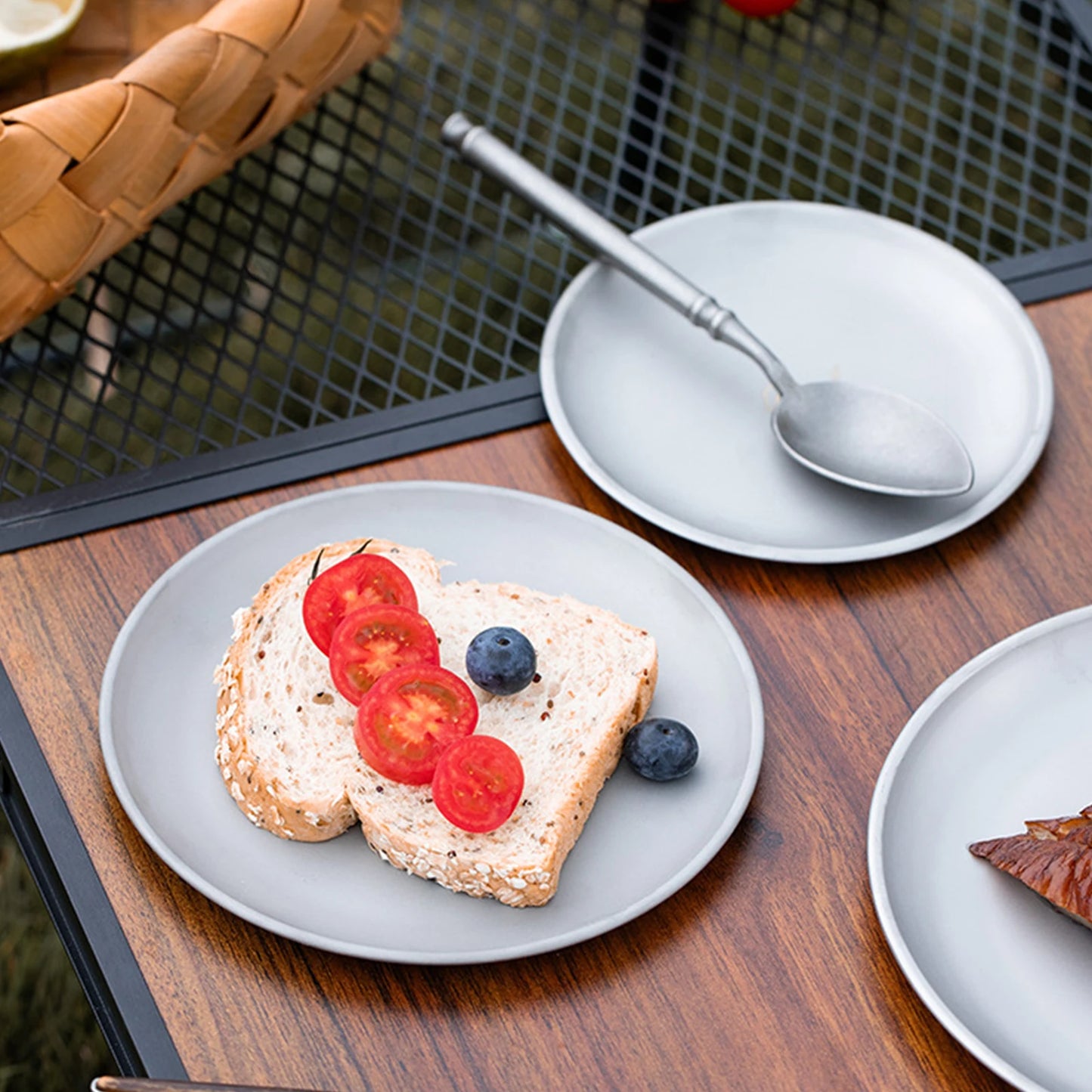 Camping Teller Titan - Stapelbar & Leicht für Outdoor Picknick